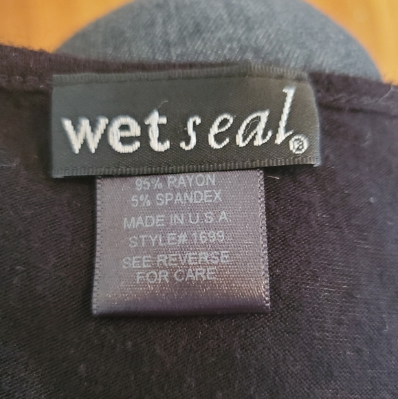 Black scoop neck sequin t shirt - Picture 5 of 6